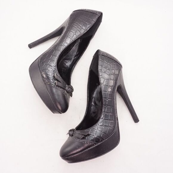 Charles David Black Croc-Embossed Platform Pumps - Picture 1 of 12